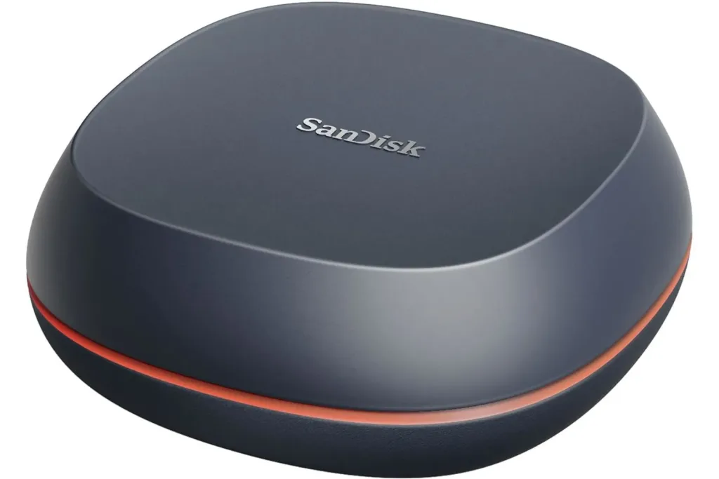 Besoin de stocker une vie entière de fichiers ? Le Sandisk Desk Drive, avec ses 8 To, est fait pour vous. Certes, il est plus grand et nécessite une alimentation externe, mais il brille par sa capacité. Disques durs externes