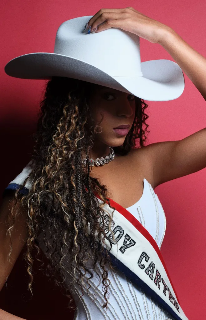 À seulement 12 ans, Blue Ivy a ébloui les spectateurs avec sa présence et sa grâce. Drapée dans une écharpe Cowboy Carter , elle a dansé avec une maîtrise impressionnante aux côtés de performeurs chevronnés. 